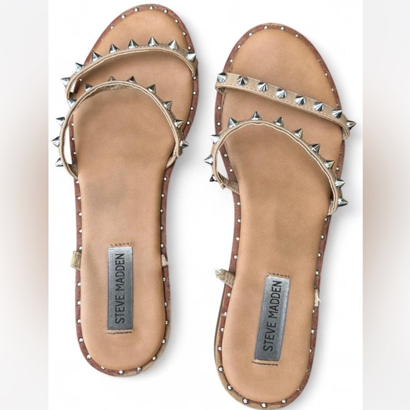 Steve Madden Beige Sandals with Metallic Accents - Picture 3 of 8